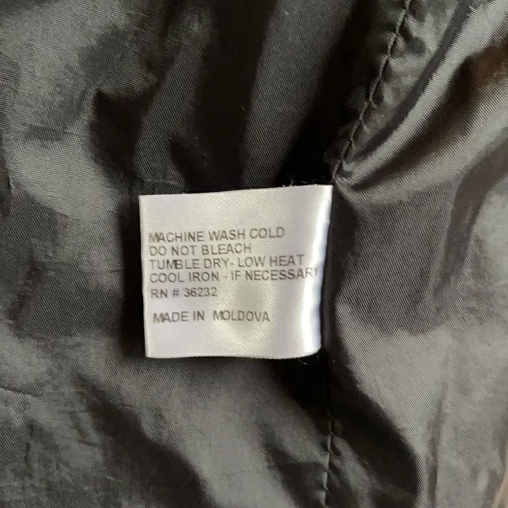 Gallery Jacket by Canvas. Size Medium. - Picture 7 of 8